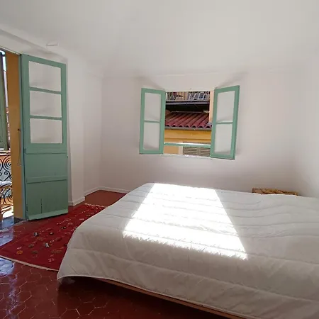 דירה Bright With Balcony In ניס