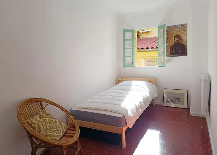 Bright With Balcony In * ניס